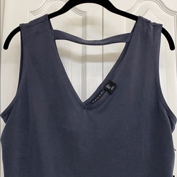 Tahari Sexy Top    - Picture 4 of 6